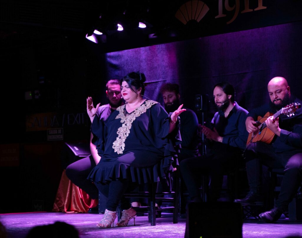 Laura Abadía número especial flamenco en el Tablao Flamenco 1911