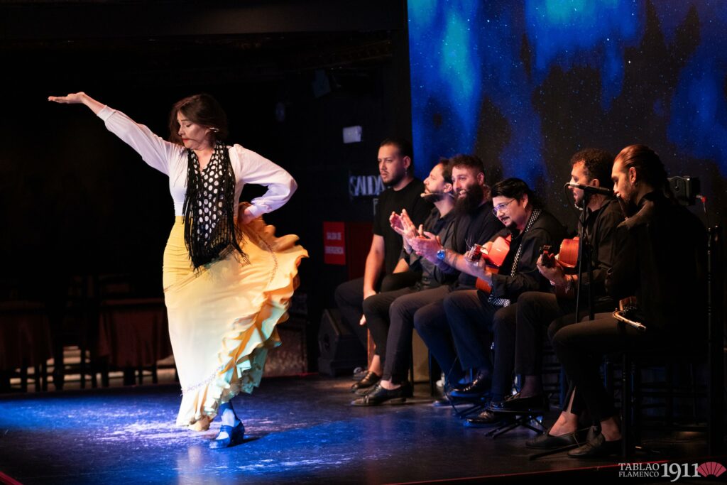Cuadro haciendo compás en Tablao Flamenco 1911