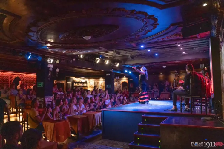 Espetáculo de cante e baile no Tablao Flamenco 1911 a celebrar o Dia Mundial do Flamenco em Madrid